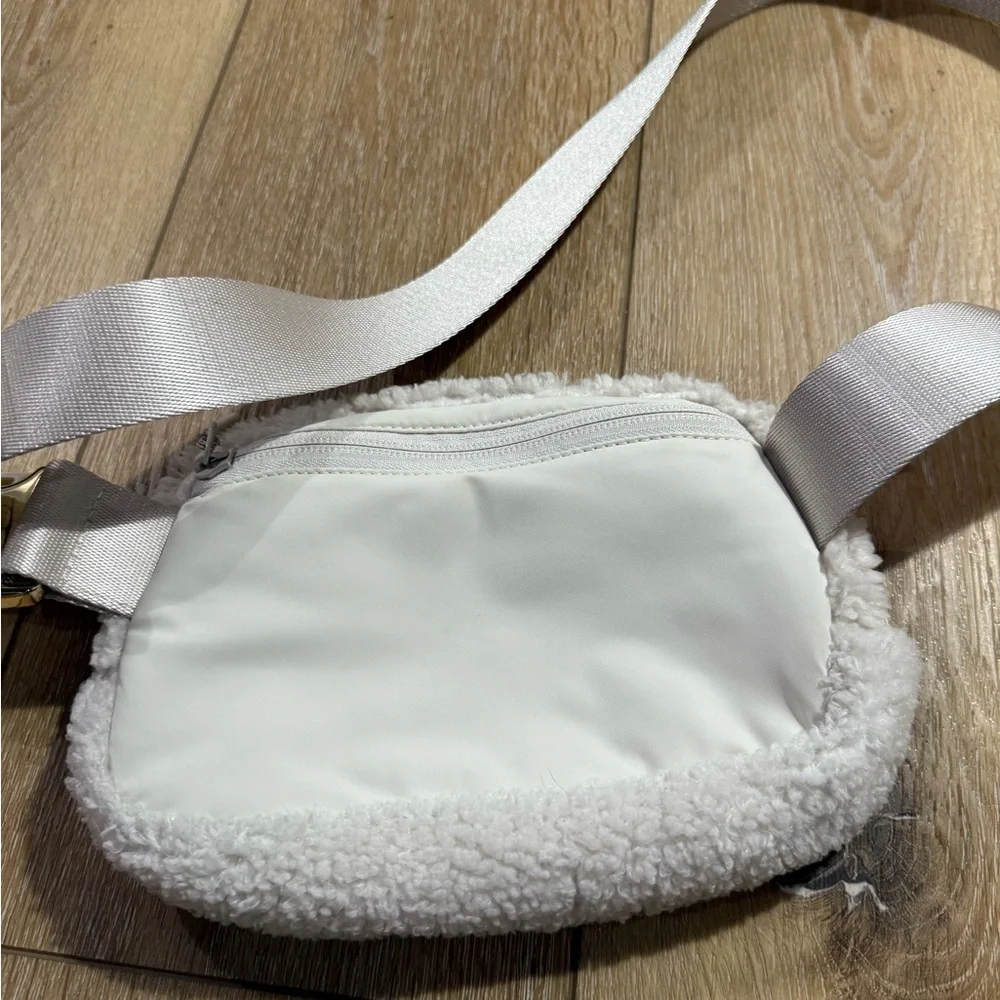 Lululemon Athletica Cream Sherpa Bag